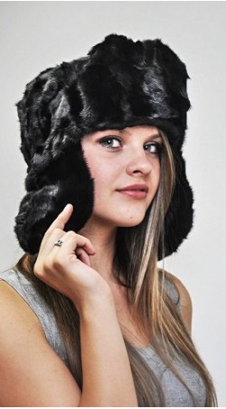 Cappello in ritagli visone nero  - stile russo